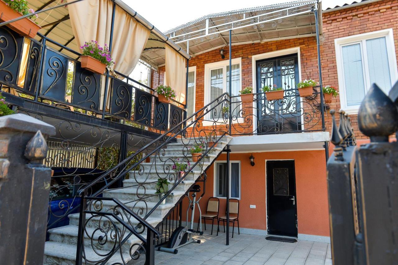 Hotel Bibi Kutaissi Exterior foto